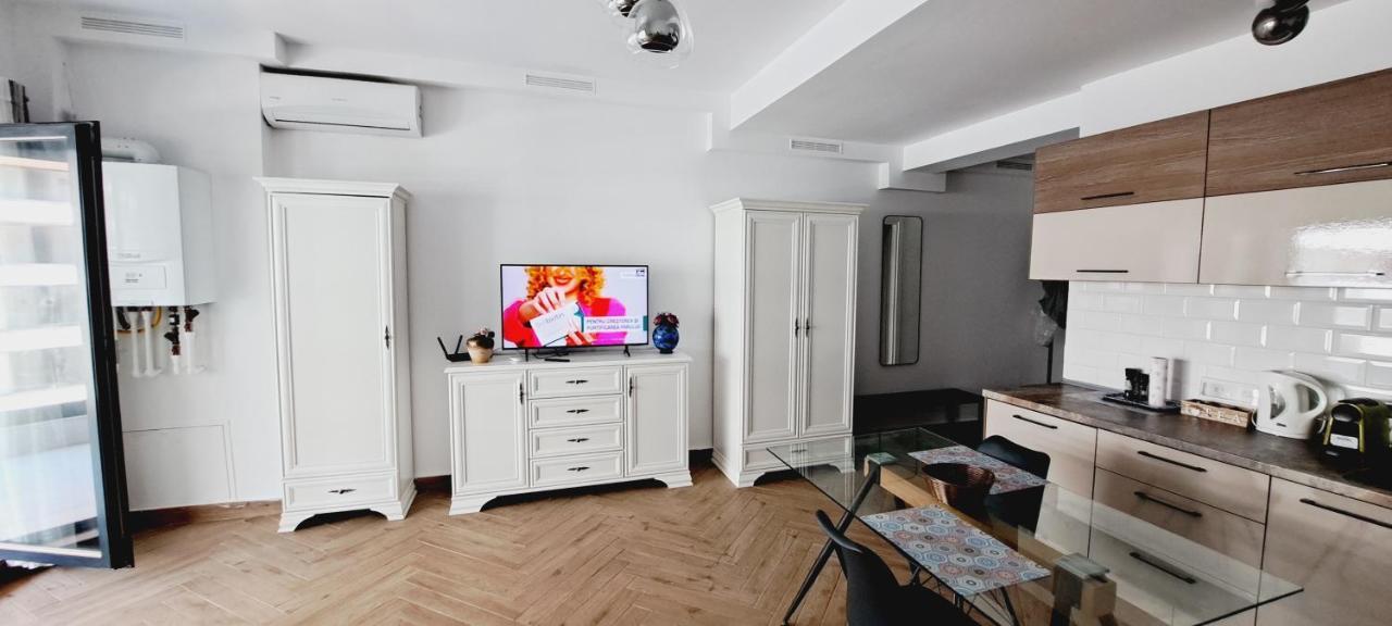 Mamaia Nord Studio La 10 M De Plaja Langa Cluburi Exteriér fotografie